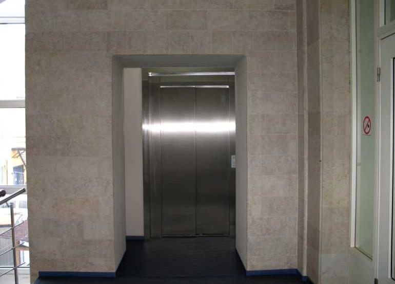 Невский: Вид главного лифтового холла
